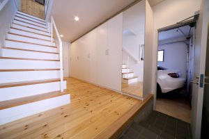 八千代の住宅　玄関ホール