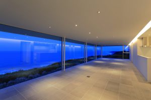 水平線の家　リビングダイニング