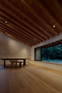 佐倉の別荘　リビングダイニング